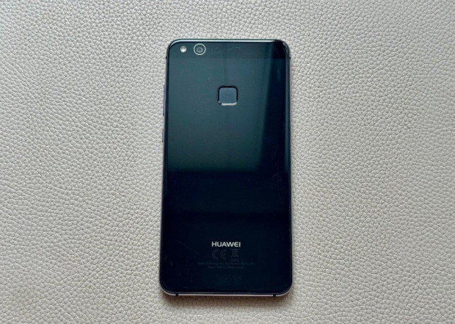 huawei-p10-lite-v-ciernej-farbe-je-v-zachovalom-stave-big-1