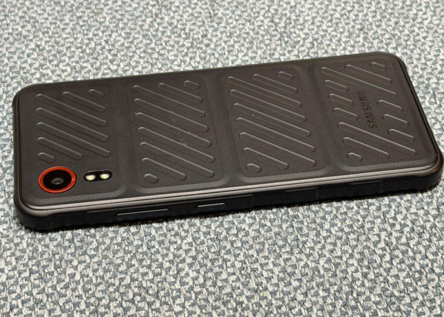 odolny-samsung-galaxy-xcover-7-6128gb-big-3