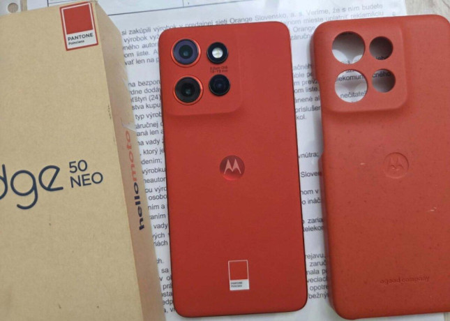 motorola-edge-50-neo-cerveny-top-stav-zaruka-big-0