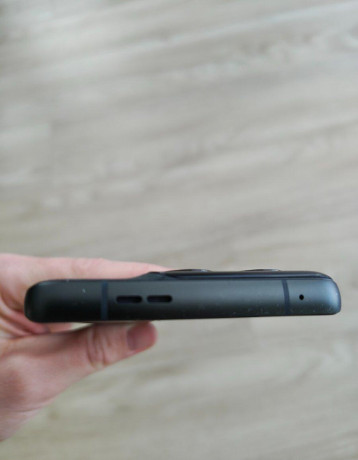 motorola-edge-50-ultra-forest-grey-big-3
