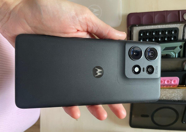 motorola-edge-50-pro-12gb512-big-2