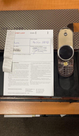 motorola-aura-r1-diamond-edition-big-0