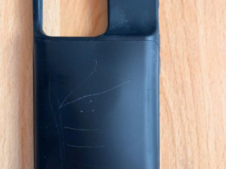 power-banka-iphone-13