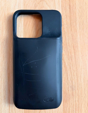 power-banka-iphone-13-big-0