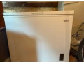 truhlivovy-mraziak-240l-znacka-midea-small-0