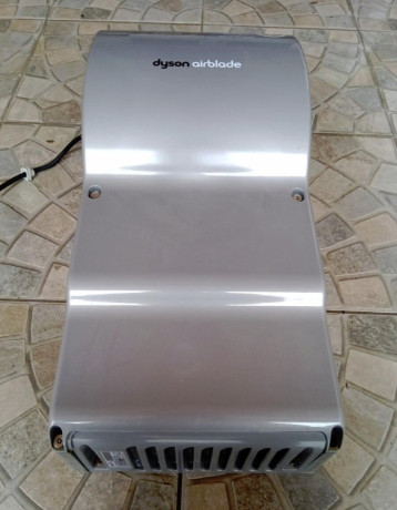 predam-susic-ruk-dyson-airblade-ab03-big-0