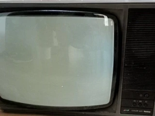 darujem-zberatelovi-stary-tv