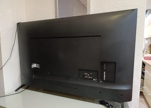 poskodeny-smart-tv-lg-55um7000plc-big-2