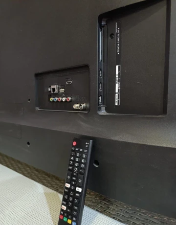 poskodeny-smart-tv-lg-55um7000plc-big-1