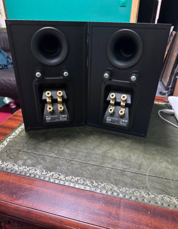 bowerswilkins-big-2