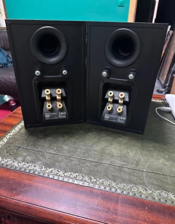 bowerswilkins-big-2