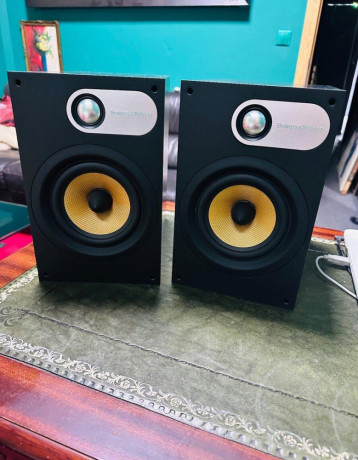 bowerswilkins-big-0