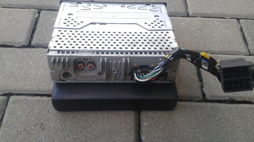 retro-autoradio-na-kazety-sony-a-mikrofon-big-1