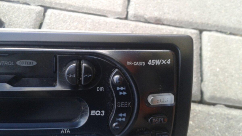 retro-autoradio-na-kazety-sony-a-mikrofon-big-2