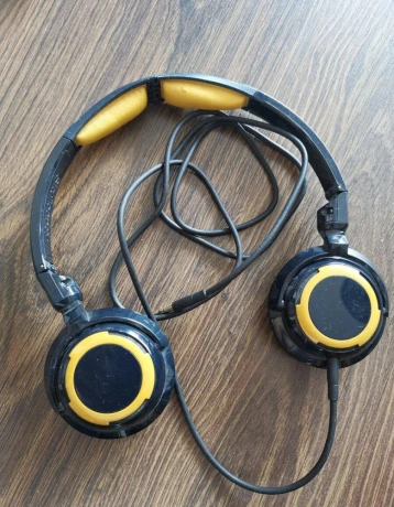 sluchadla-skullcandy-lowrider-big-2