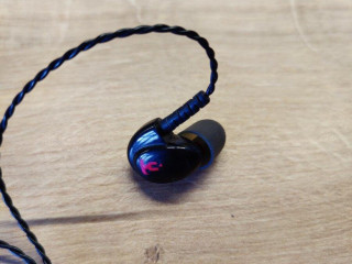 predam-sluchadla-iem-westone-3
