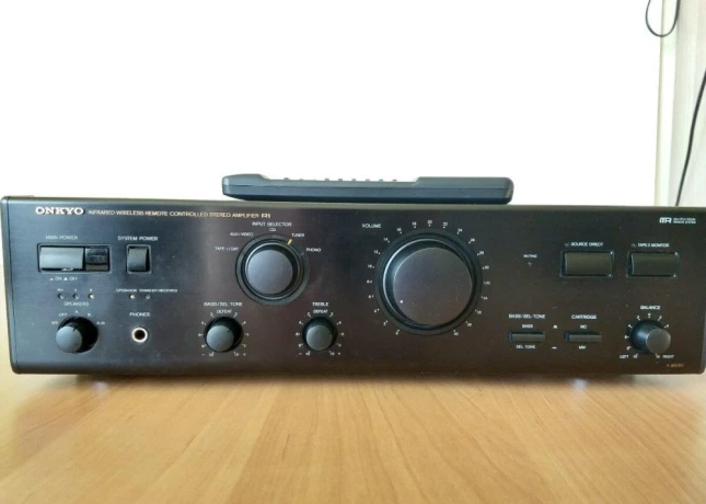 onkyo-a-8830-big-0