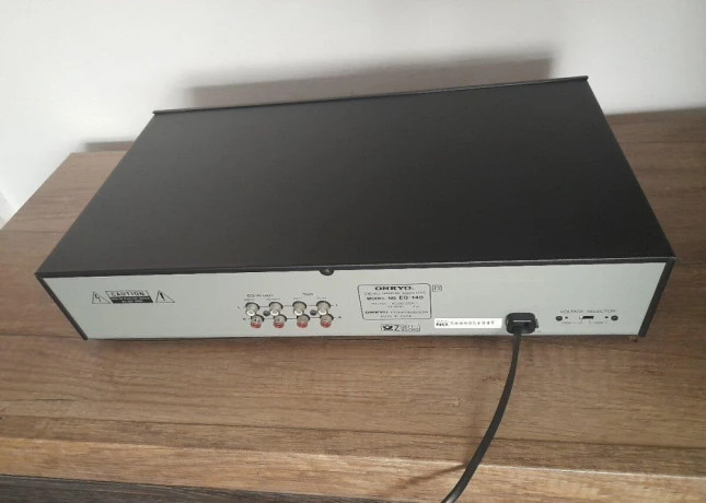 equalizer-onkyo-eq-140-big-3