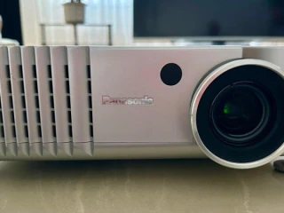 panasonic-pt-ae700e-projektor