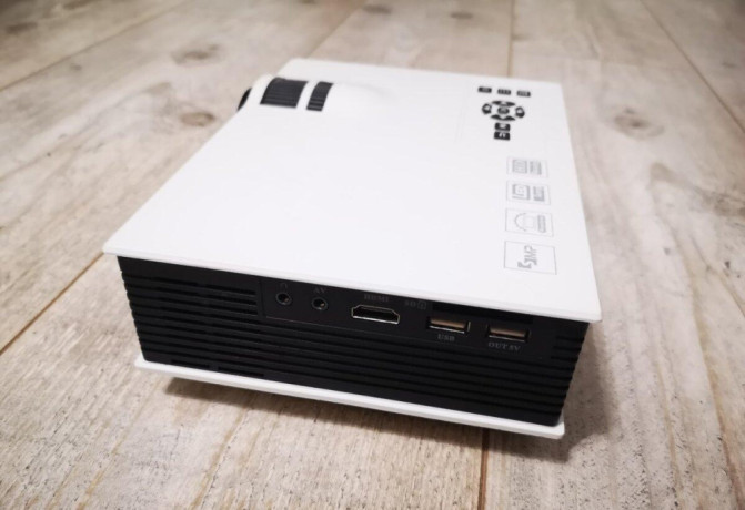 mini-led-projector-uc4-big-1