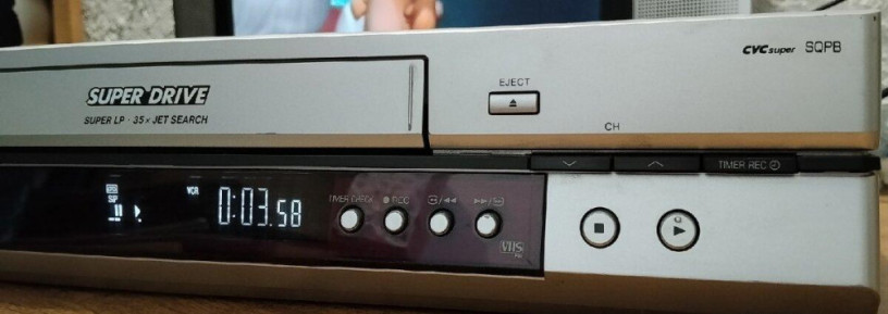 panasonic-nv-hv60-hifi-stereo-videorekorder-big-2
