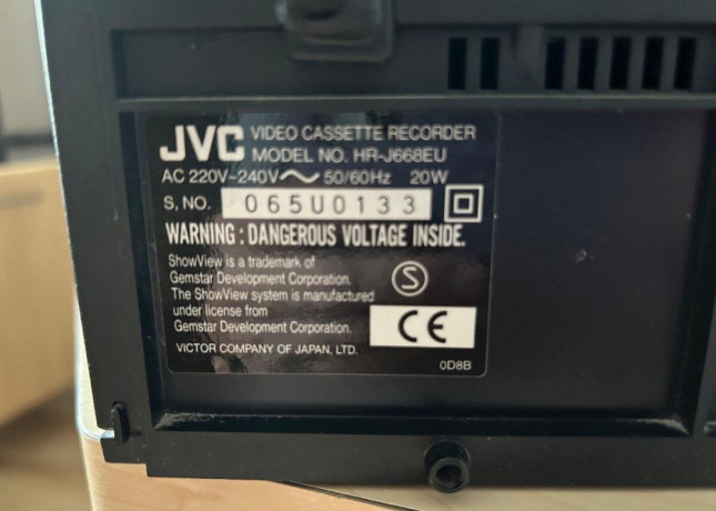 jvc-vhs-prehravac-big-1