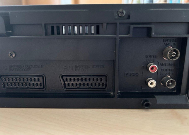 jvc-vhs-prehravac-big-2