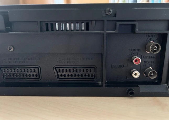 jvc-vhs-prehravac-big-2
