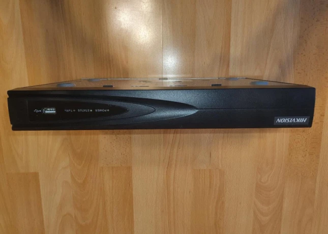 hikvision-poe-nvr-ds-7604ni-e14pa-big-0