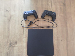 predam-konzolu-ps4-slim