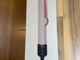 dyson-airstrait-novy