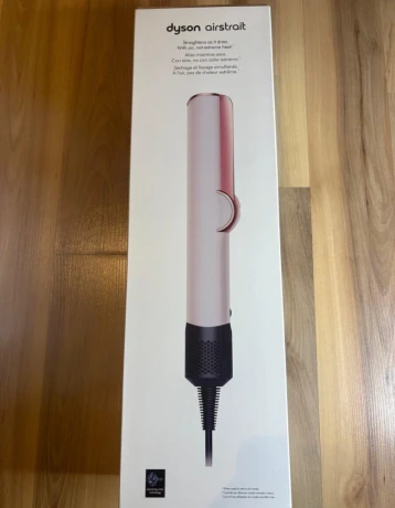 dyson-airstrait-novy-big-0