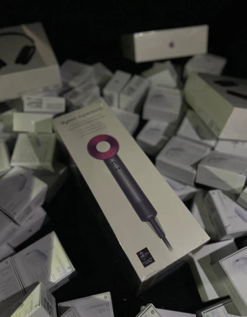 dyson-hairdryer-big-0