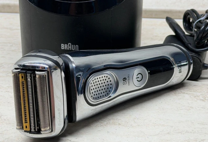 braun-series-9-holiaci-strojcek-cistiaca-stanica-big-0