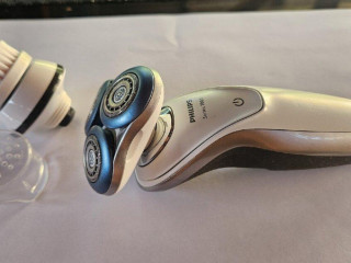 holiaci-strojcek-philips-s7530