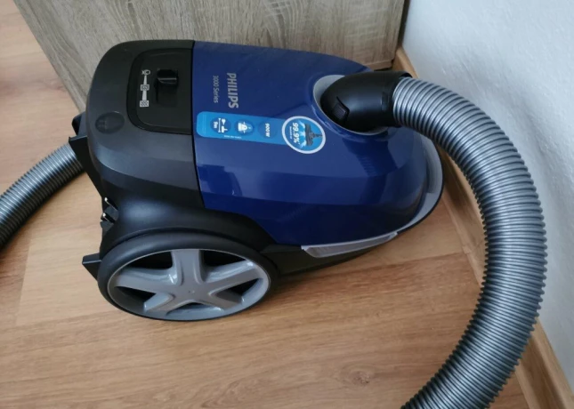 predam-vysavac-philips-big-0
