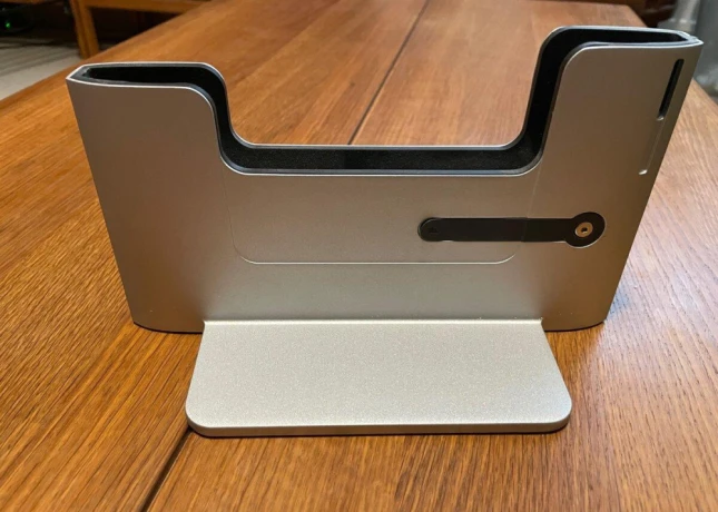 dokovacia-stanica-macbook-pro-13-big-2