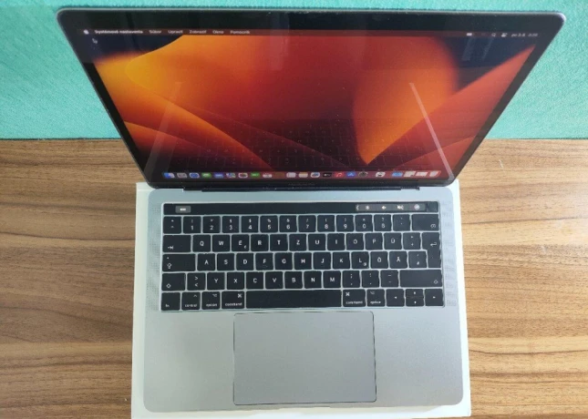 macbook-pro-13-2017-core-i5-8gb-ram-256gb-ssd-re-big-3