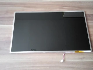 156-palcovy-display-displej-ccfl-30-pin-z-notebooku