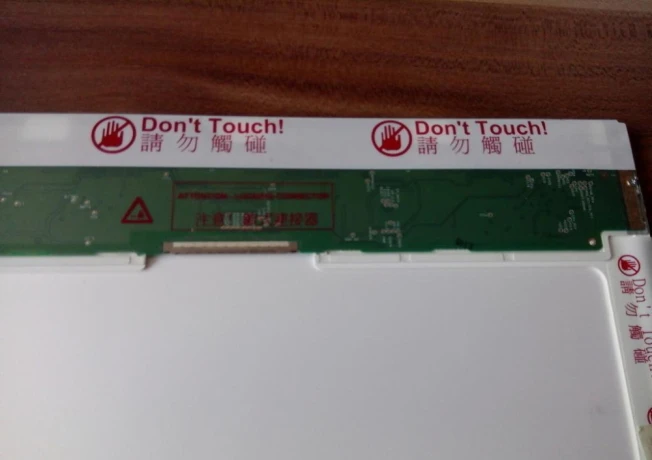 156-palcovy-display-displej-ccfl-30-pin-z-notebooku-big-2