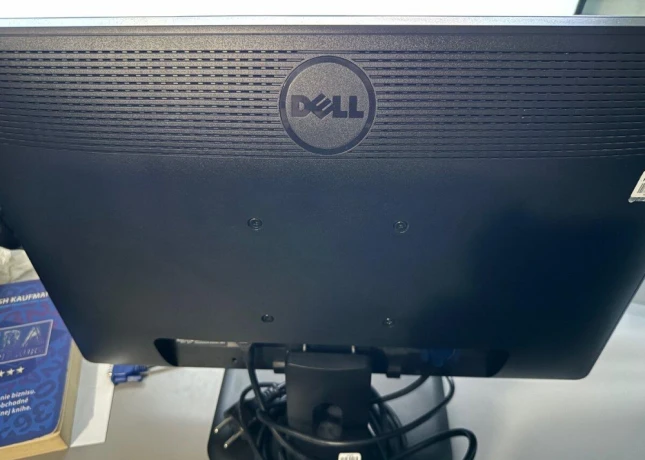 22-dell-monitor-e2213-idealny-na-kancelariu-big-2