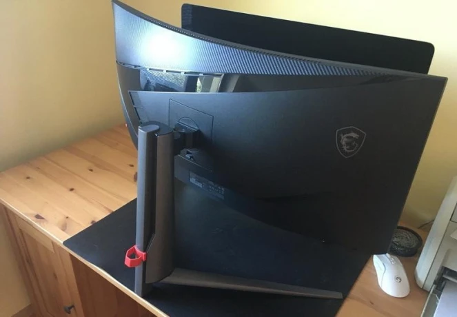 herny-monitor-msi-mag-345cqr-big-3