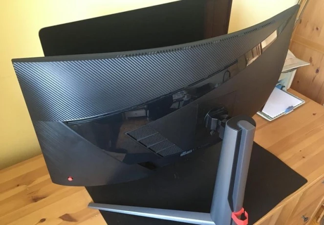 herny-monitor-msi-mag-345cqr-big-2