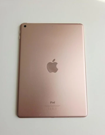 apple-ipad-6-128gb-gold-big-2