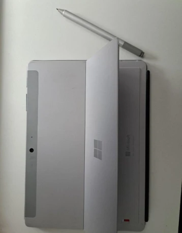 tablet-pc-microsoft-surface-go-big-1
