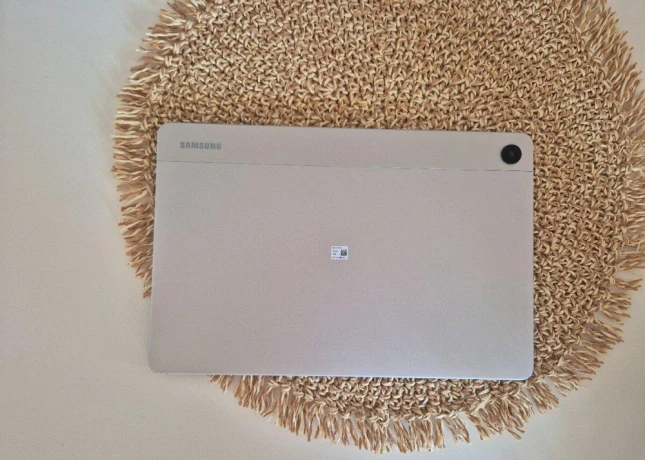 tablet-samsung-a9-64gb4gbstrieborny-big-1
