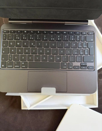 apple-magic-keyboard-pre-ipad-pro-11-big-4
