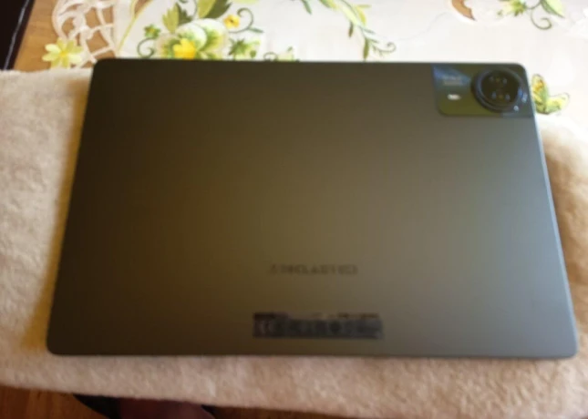 predam-cisto-novy-tablet-teclast-t65-max-big-4