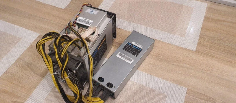 innosilicon-a5-zdroj-1400w-big-0