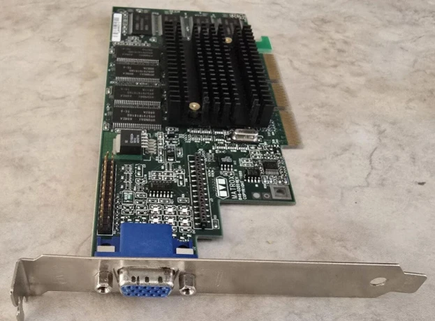 matrox-millennium-g400-agp-big-2